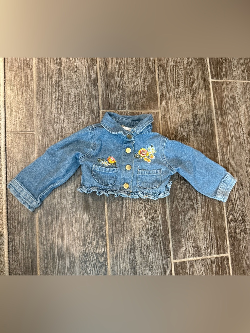 Size 6-9 months Daisy Fuentes denim jacket